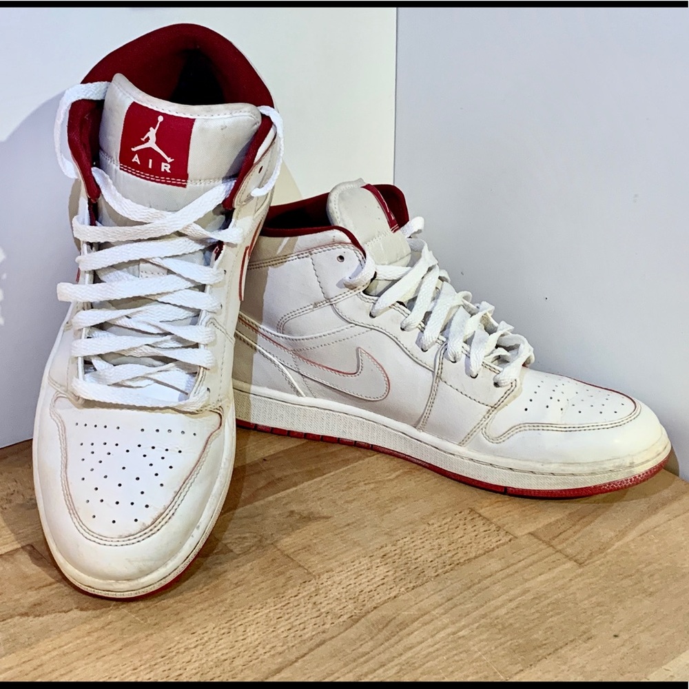 Air Jordan 1 Retro mid Sneakers White Red